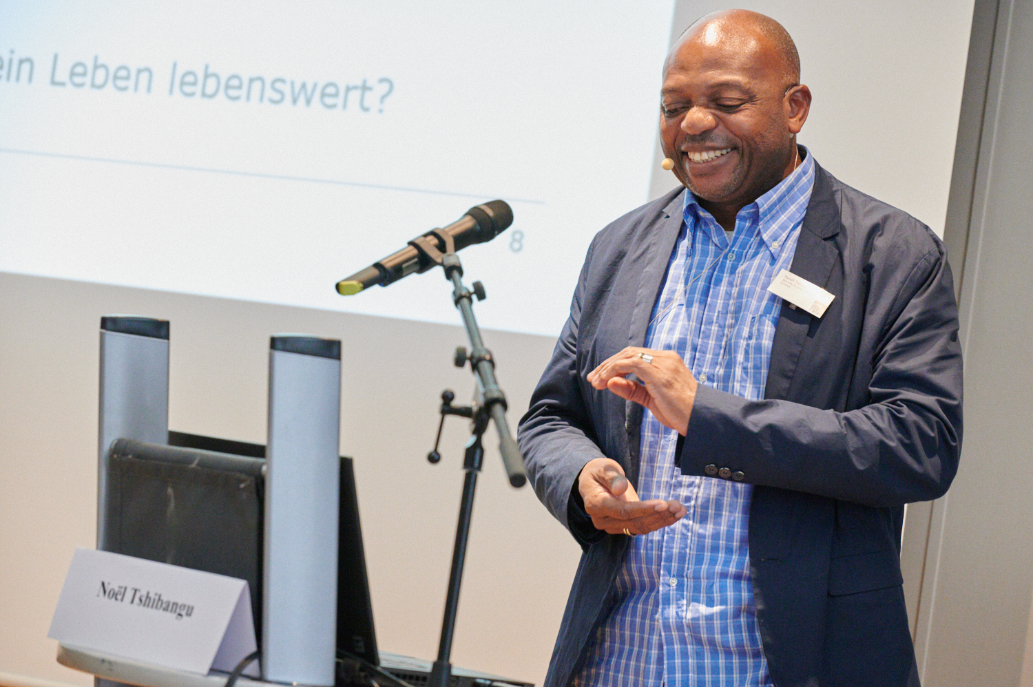 Menschen mit Behinderung in institutionellen Wohnformen: Herausforderungen und Wege für einen Zugang zu Sexualität, Intimität und Partnerschaft